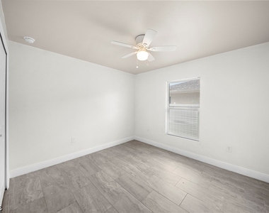 2405 Maple Avenue - Photo Thumbnail 13