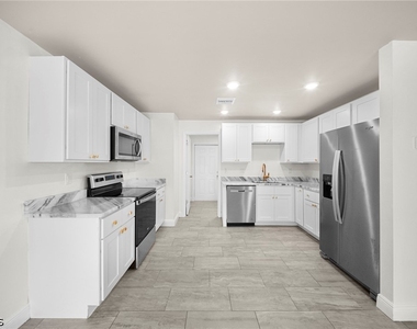 2405 Maple Avenue - Photo Thumbnail 7
