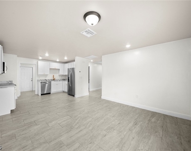 2405 Maple Avenue - Photo Thumbnail 6