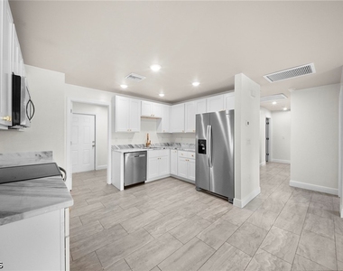 2405 Maple Avenue - Photo Thumbnail 9