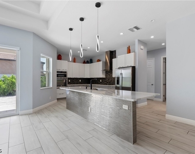 26724 Morton Ave - Photo Thumbnail 8