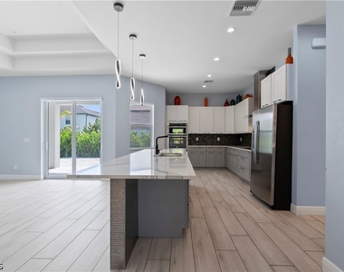 26724 Morton Ave - Photo Thumbnail 9