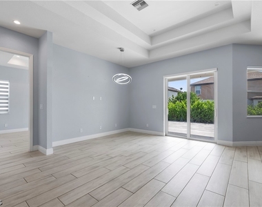 26724 Morton Ave - Photo Thumbnail 6