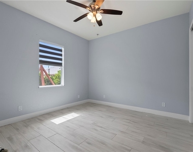 26724 Morton Ave - Photo Thumbnail 14
