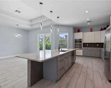 26724 Morton Ave - Photo Thumbnail 12