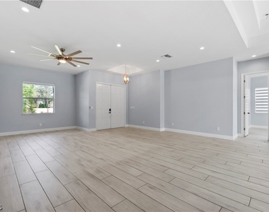 26724 Morton Ave - Photo Thumbnail 4