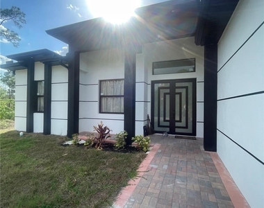 203 Wells Avenue - Photo Thumbnail 5