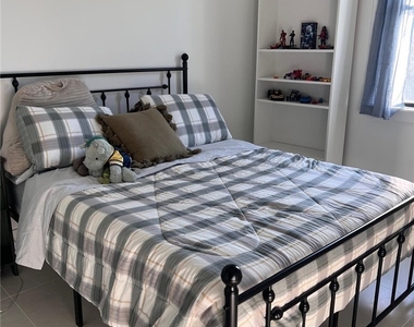 203 Wells Avenue - Photo Thumbnail 18