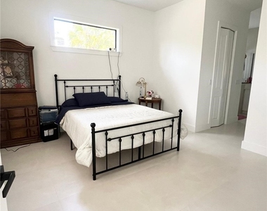 203 Wells Avenue - Photo Thumbnail 13