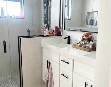 203 Wells Avenue - Photo Thumbnail 17