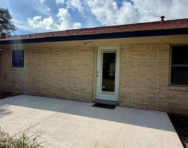 111 Grove Street - Photo Thumbnail 15
