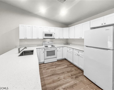 745 Harry Avenue S - Photo Thumbnail 10