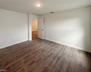 745 Harry Avenue S - Photo Thumbnail 28