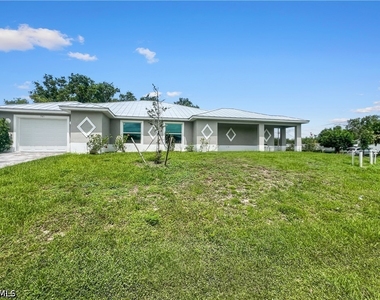745 Harry Avenue S - Photo Thumbnail 3