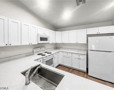 745 Harry Avenue S - Photo Thumbnail 9