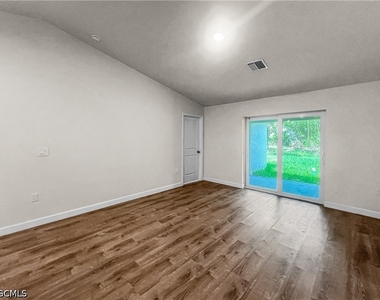 745 Harry Avenue S - Photo Thumbnail 6