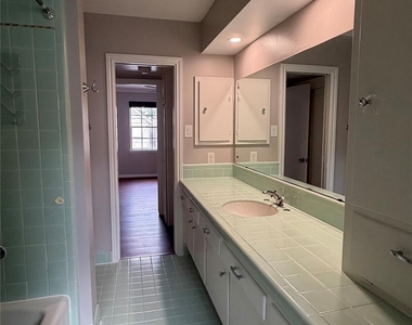 6310 Deerwood Road - Photo Thumbnail 13