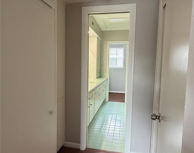 6310 Deerwood Road - Photo Thumbnail 10