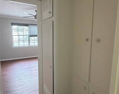 6310 Deerwood Road - Photo Thumbnail 12
