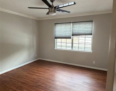 6310 Deerwood Road - Photo Thumbnail 9