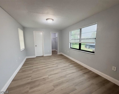 2117 Mitchell Court - Photo Thumbnail 16