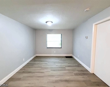 2117 Mitchell Court - Photo Thumbnail 5