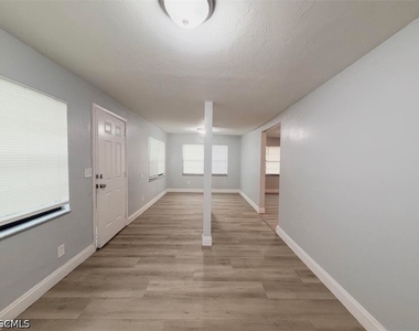 2117 Mitchell Court - Photo Thumbnail 4