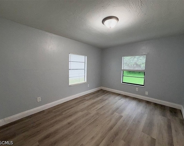 2117 Mitchell Court - Photo Thumbnail 9