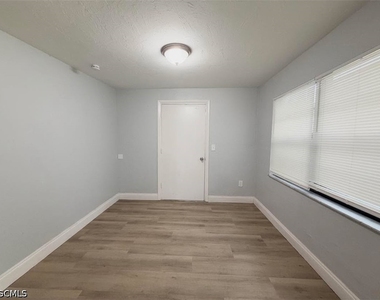 2117 Mitchell Court - Photo Thumbnail 3