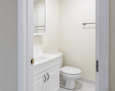 4615 Bayshore Drive - Photo Thumbnail 7