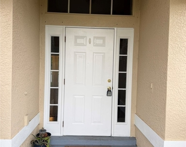 2909 Nw 25th Street - Photo Thumbnail 2