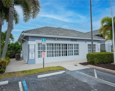 8513 Bernwood Cove Loop - Photo Thumbnail 4