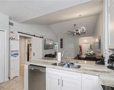8513 Bernwood Cove Loop - Photo Thumbnail 33