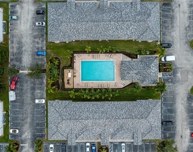 8513 Bernwood Cove Loop - Photo Thumbnail 6