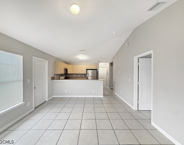4771 Jordan Avenue S - Photo Thumbnail 3