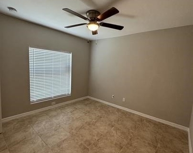2502 38th Street W - Photo Thumbnail 11
