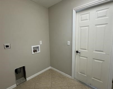 2502 38th Street W - Photo Thumbnail 8
