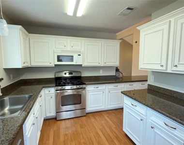 19718 Brentonridge Lane - Photo Thumbnail 8