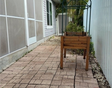 11652 Pawley Avenue - Photo Thumbnail 41