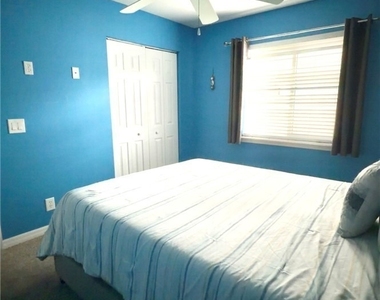 11652 Pawley Avenue - Photo Thumbnail 10