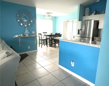 11652 Pawley Avenue - Photo Thumbnail 6