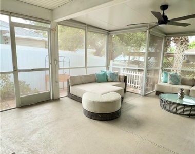 11652 Pawley Avenue - Photo Thumbnail 33