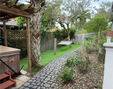 11652 Pawley Avenue - Photo Thumbnail 42