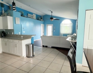 11652 Pawley Avenue - Photo Thumbnail 7