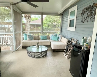 11652 Pawley Avenue - Photo Thumbnail 32