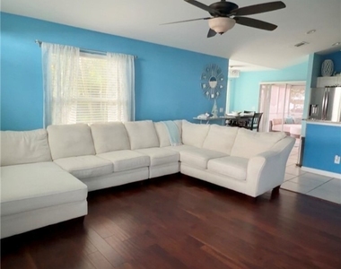 11652 Pawley Avenue - Photo Thumbnail 4