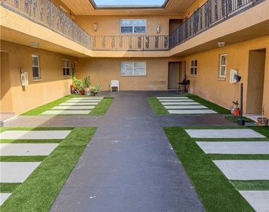2055 Braman Avenue - Photo Thumbnail 12