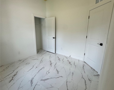 3206 55th Street W - Photo Thumbnail 8