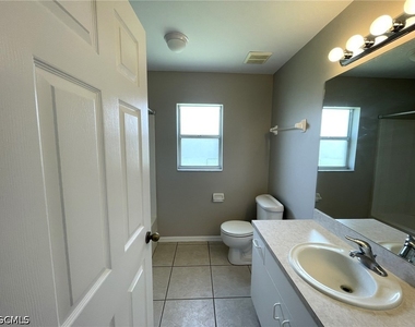 2836 Nw 21st Place - Photo Thumbnail 8