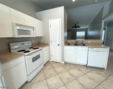 2836 Nw 21st Place - Photo Thumbnail 15